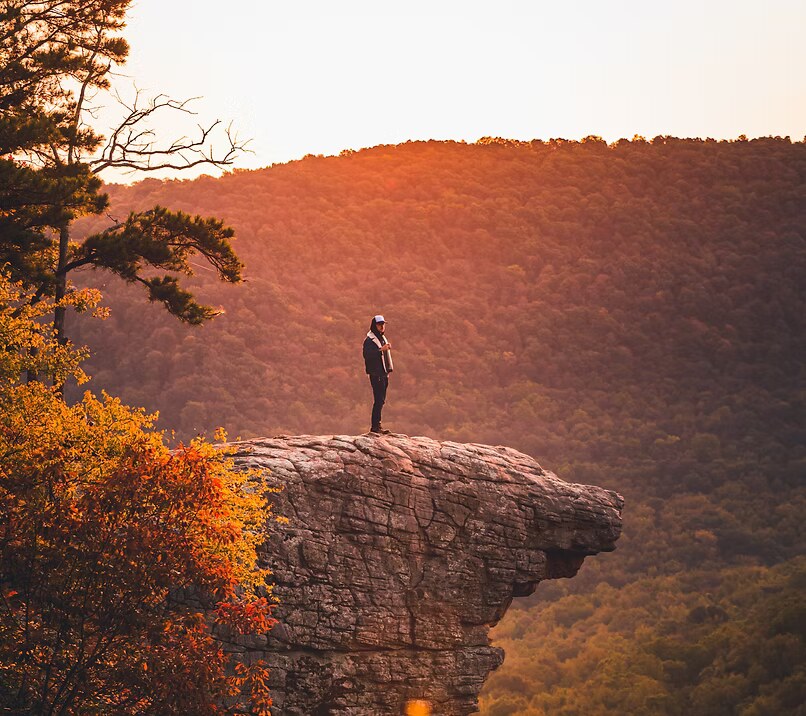 Hawksbill Crag near Sommer House Inn in Jasper Arkansas
